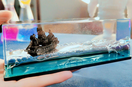 Fluid Cruise Ship Never Capsizes Drifting Bottle Ornament Black Pearl Pirate Ship Desktop Gift eprolo