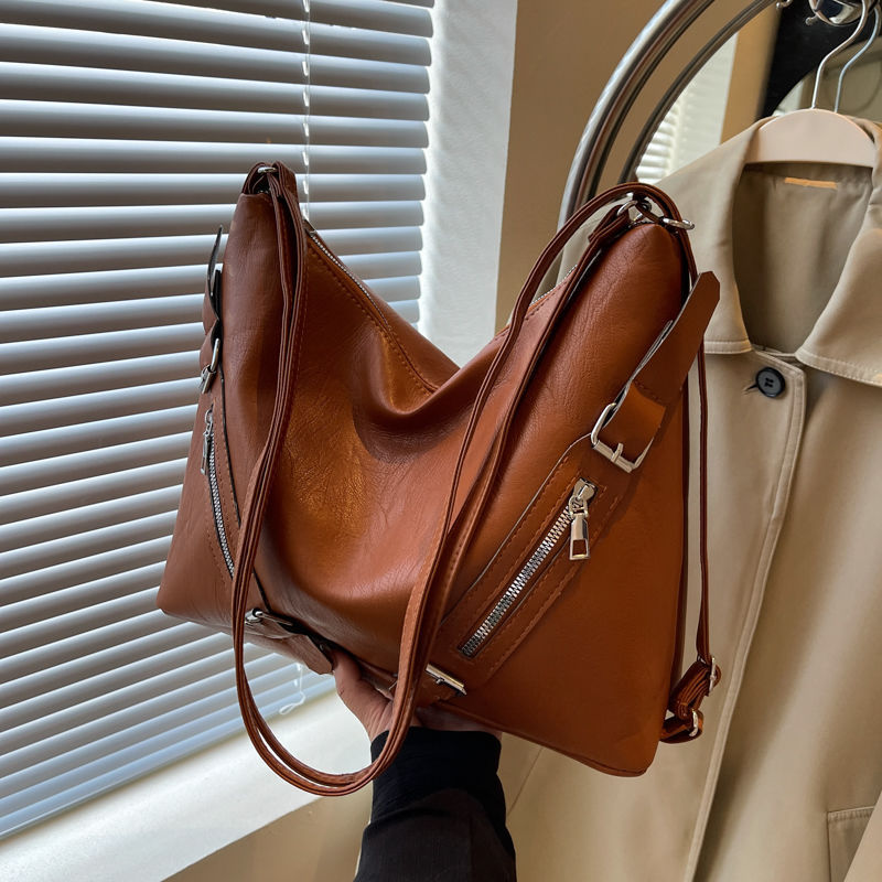 Fashionable large-capacity shoulder bag commuting tote bag with a sense of high-end style eprolo