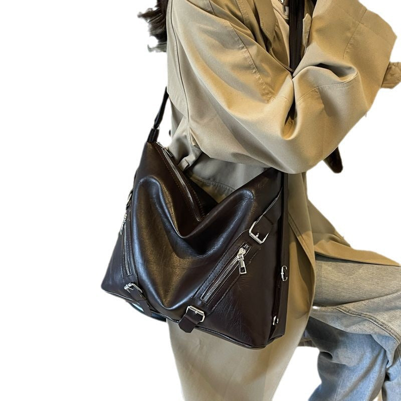 Fashionable large-capacity shoulder bag commuting tote bag with a sense of high-end style eprolo