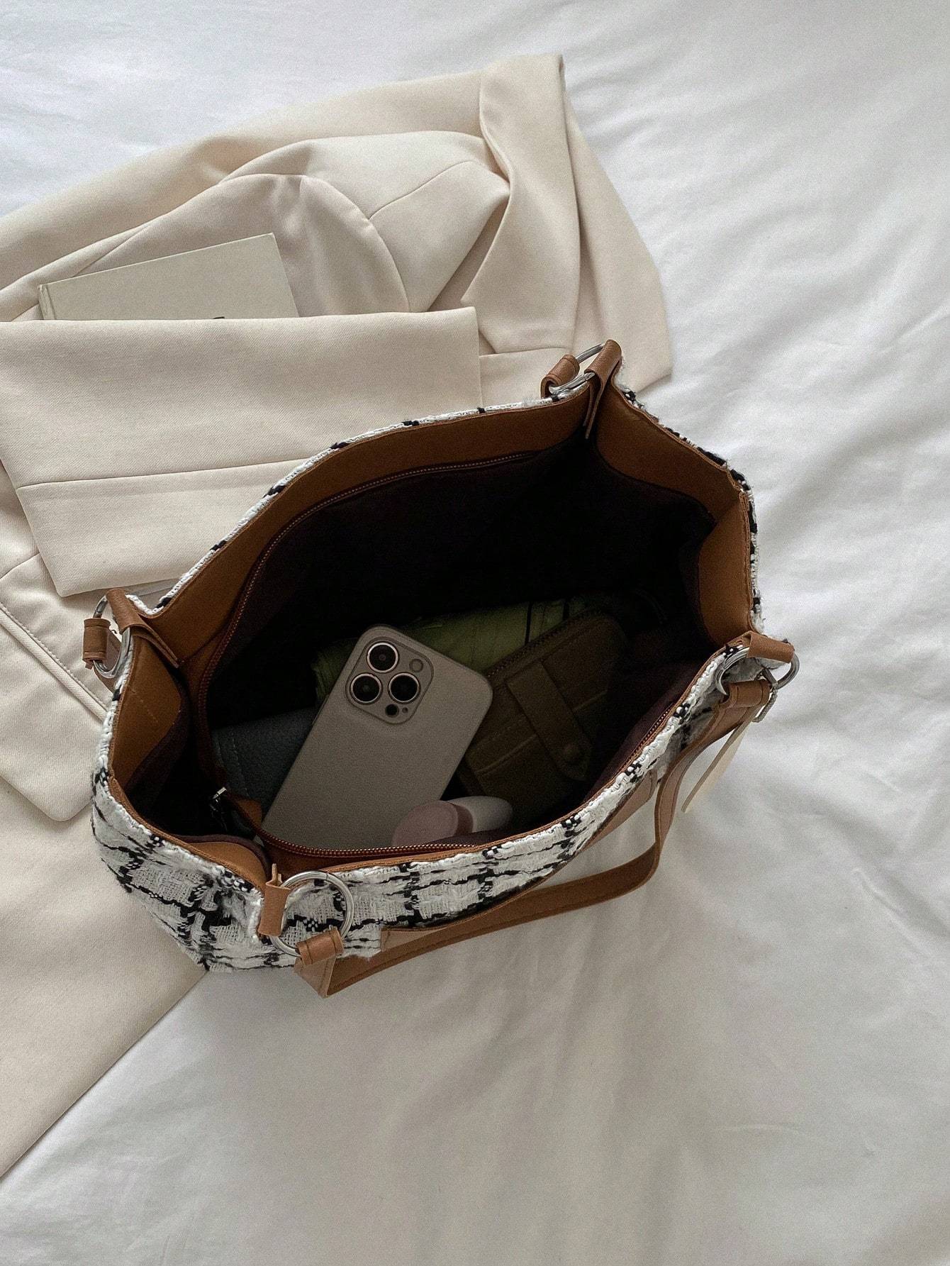 Plaid Shoulder Bag For Women, Large Capacity, Fashionable Commuting Plaid Casual Tote Bag With Pendant Shopera