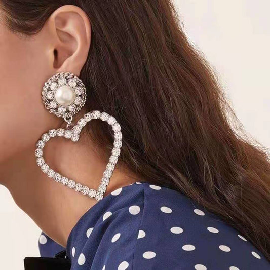 Exaggerated Catwalk Metal Heart Studded Peach Heart Earrings Rhinestone Pearl Heart Earrings eprolo