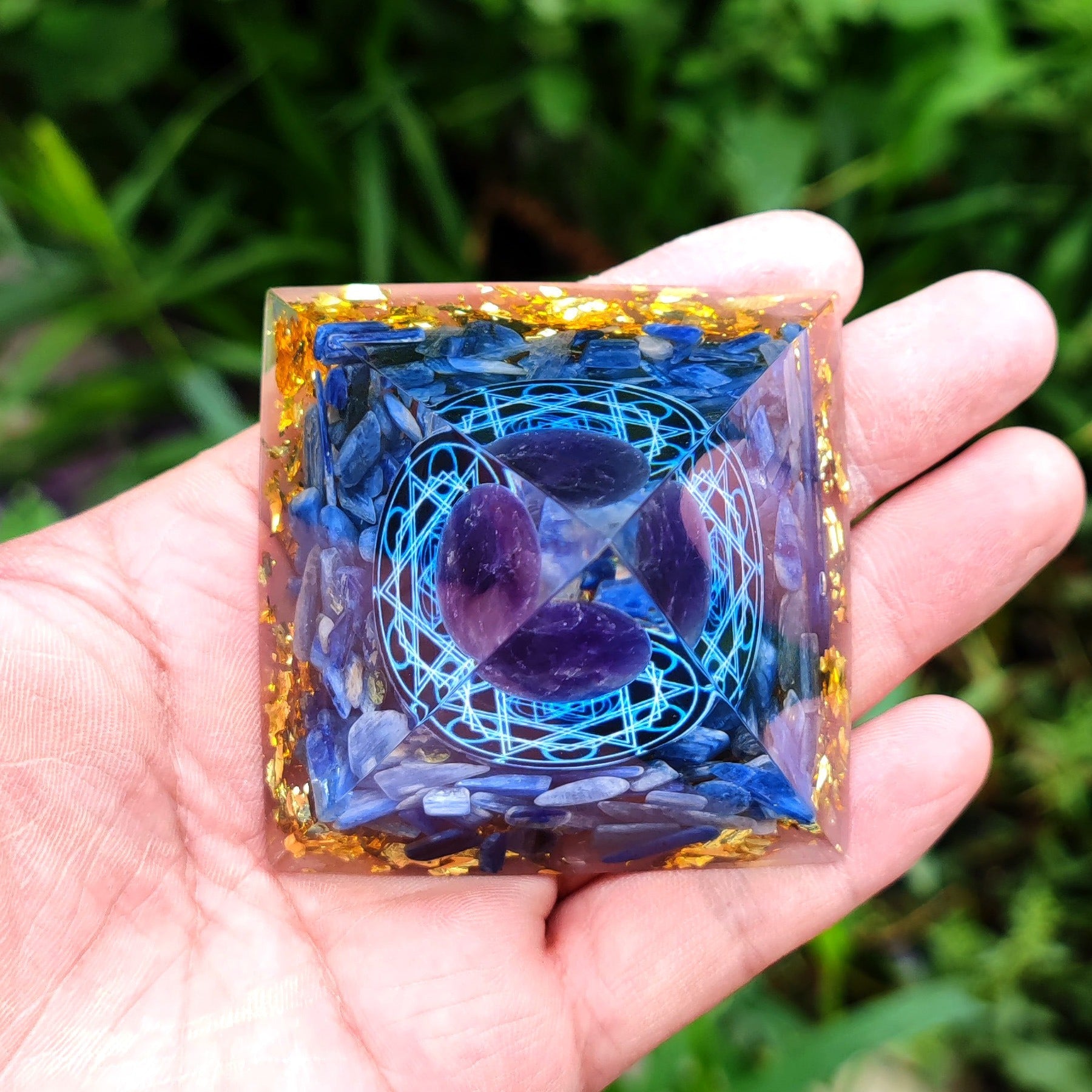 Crystal ball gravel pyramid home crafts resin ornaments desktop ornaments eprolo