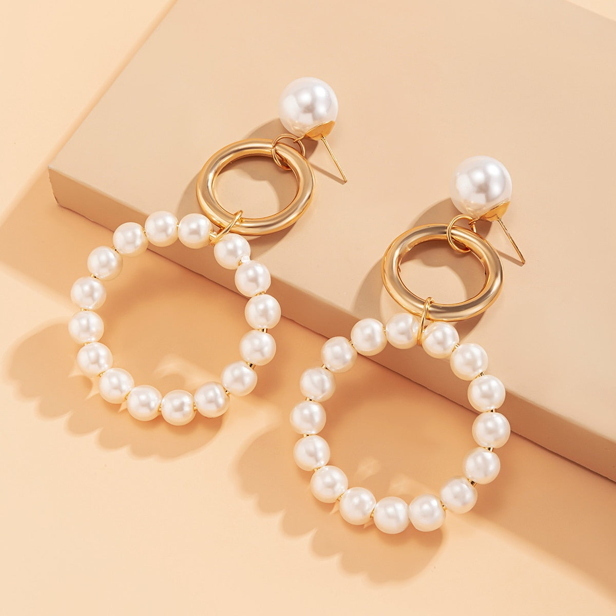 Retro Temperament Cold Wind Imitation Pearl Earrings Female Simple Geometric Metal Large Hoop Earrings eprolo