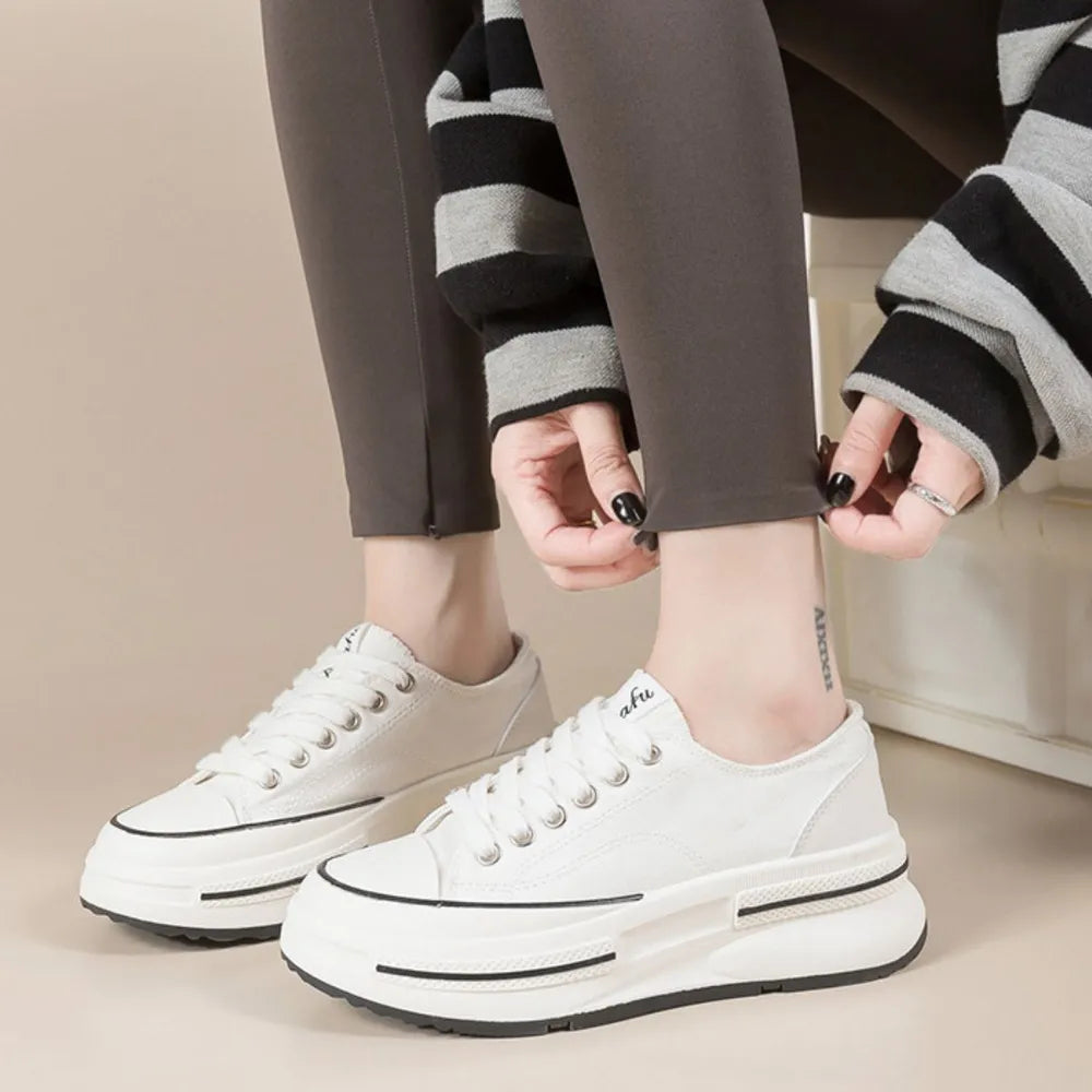 Tied Round Toe Platform Sneakers eprolo